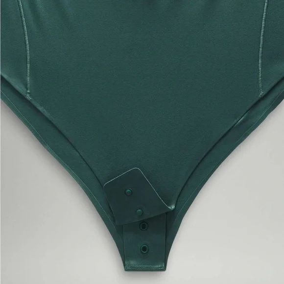 Lululemon Wundermost Ultra-Soft Nulu Mockneck Sleevless Bodysuit - Picture 4 of 15